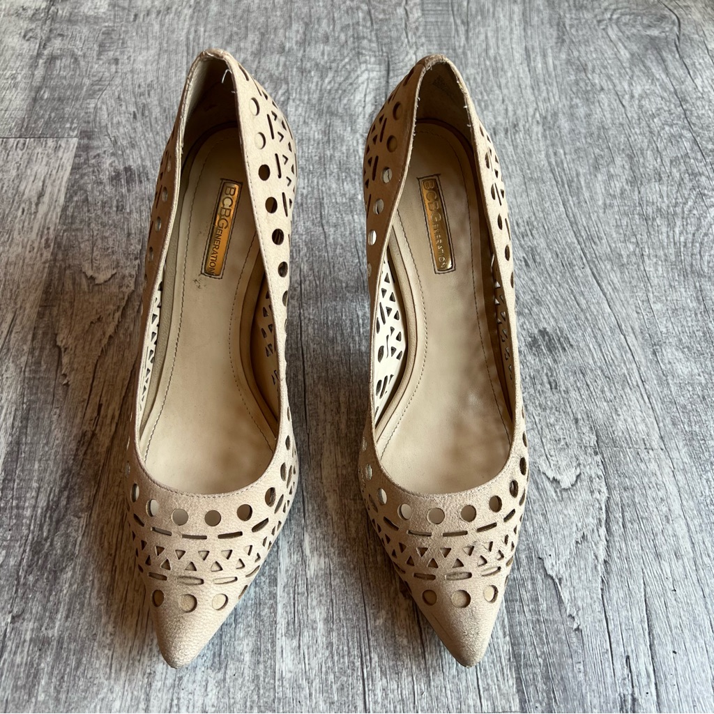 Bcbgeneration Topaz Warm Sand Laser Cut Pumps 8